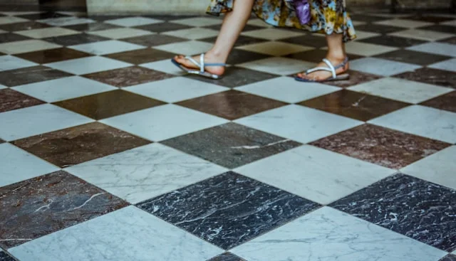 Why Does Atlanta Humidity Damage Marble Floors and How Polishing Fixes It